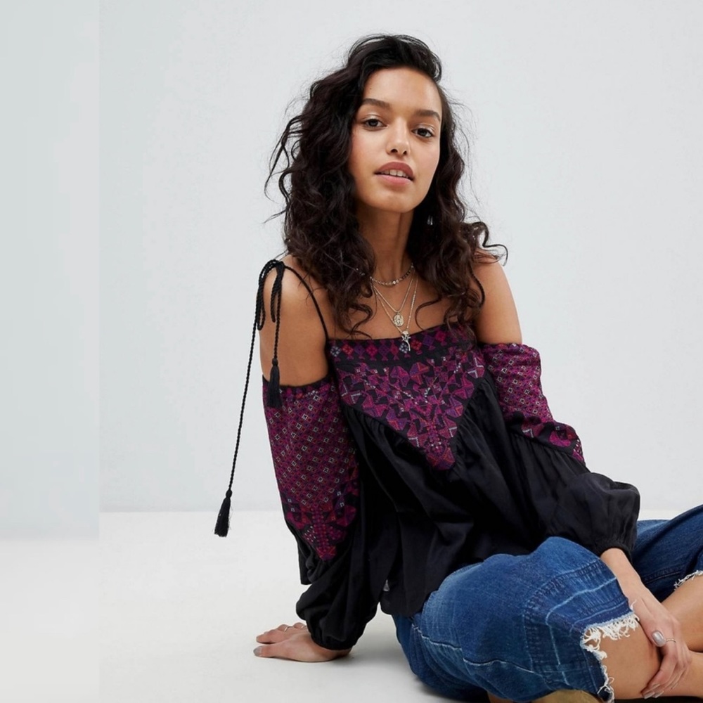 Free People Vacay Vibin Cold Shoulder Black Purple Embroidered Top Size Small